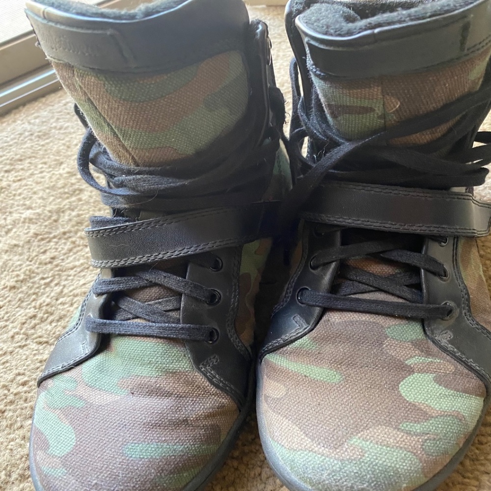 workout shoes